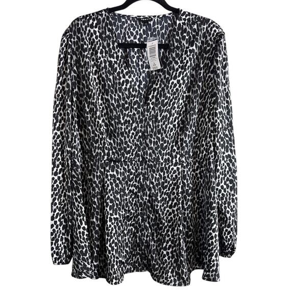 Torrid Women's Plus Size Peplum Satin Button Front Irl Cheetah Top Size 2 2X New - Picture 1 of 6
